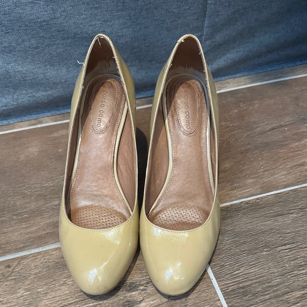 Corso Como Women's Tan Heels